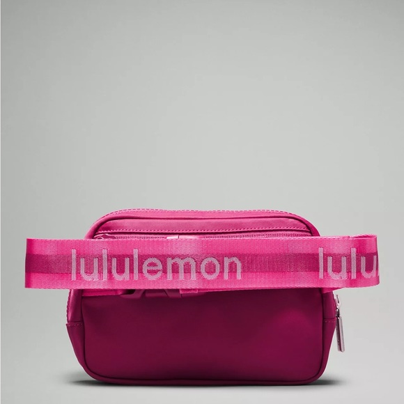 Lululemon Everywhere Belt Bag 1L Wordmark- Washed Mauve/Sakura Pink/White - Picture 6 of 9